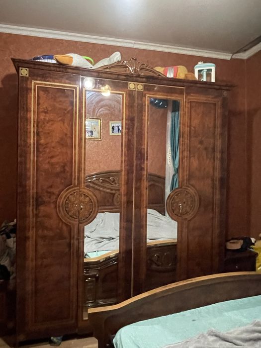 Продам спальный гарнитур