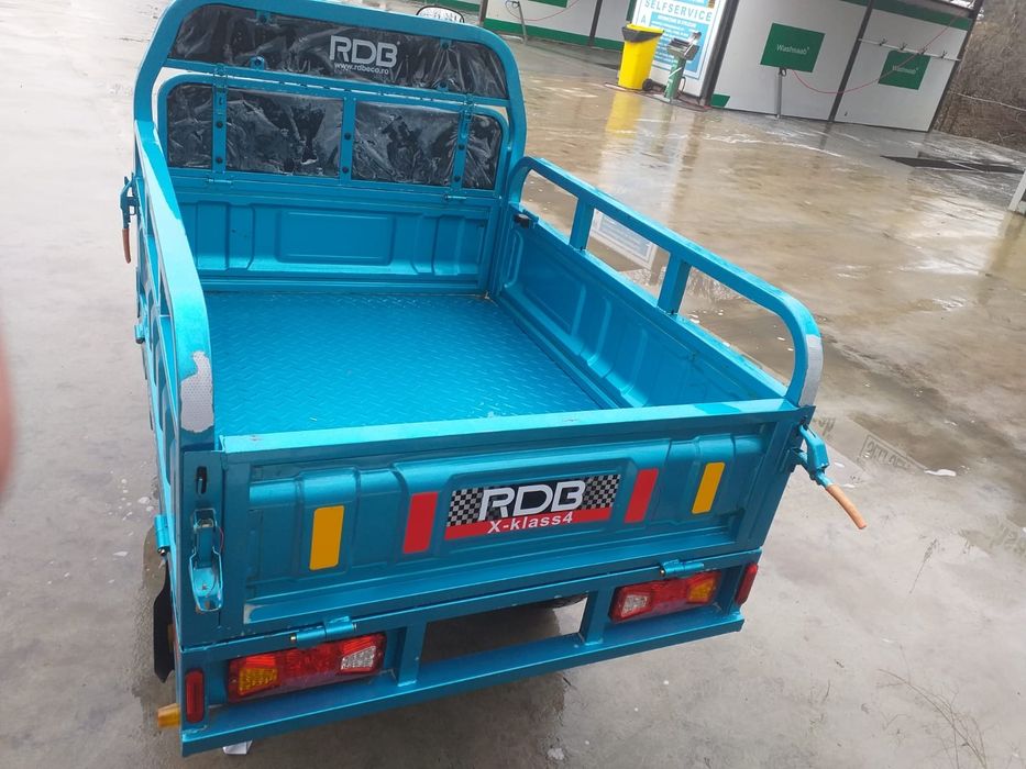 Vând triciclu RDB x clas 4