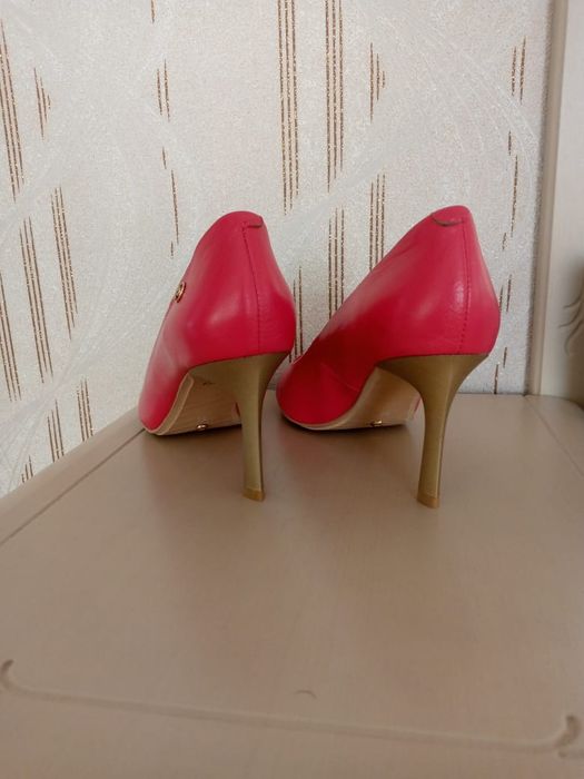 Продам новые туфли