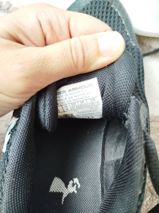 Маратонки Under Armour номер 37,5