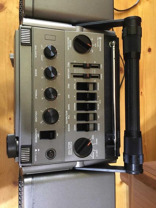Радиокасетофон Hitachi TRK 9140E