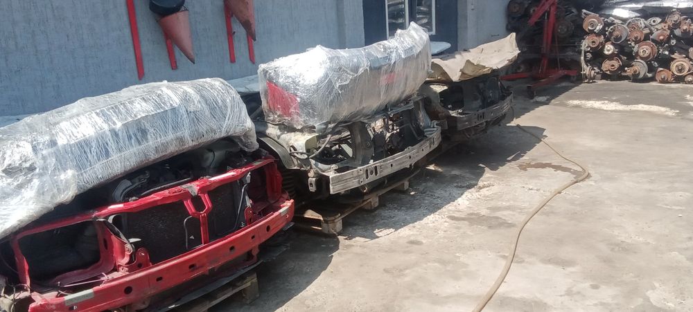 Авто разбор привозные запчасти оригинал.