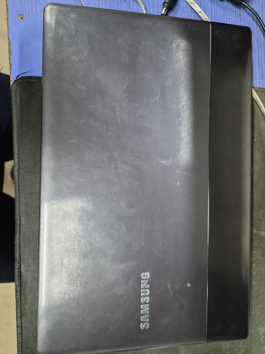 Samsung noutbuk 300e