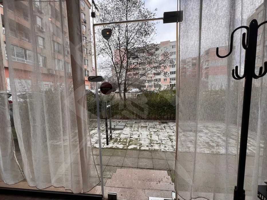 Продава се Заведение в Бургас, Изгрев - 220 кв.м за 137 €/кв.м - Снимка #2