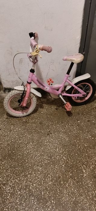 Vând bicicleta de fete