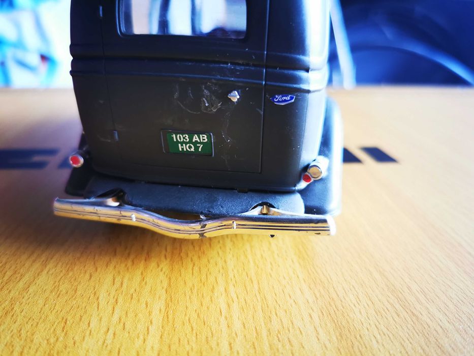 Модели 1:18 колички