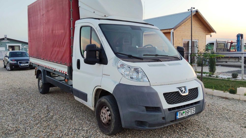 Camioneta - Autoutilitară Peugeot Boxer cu Prelată si Macara