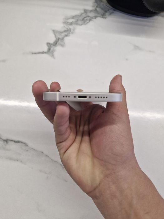 Iphone 12 white