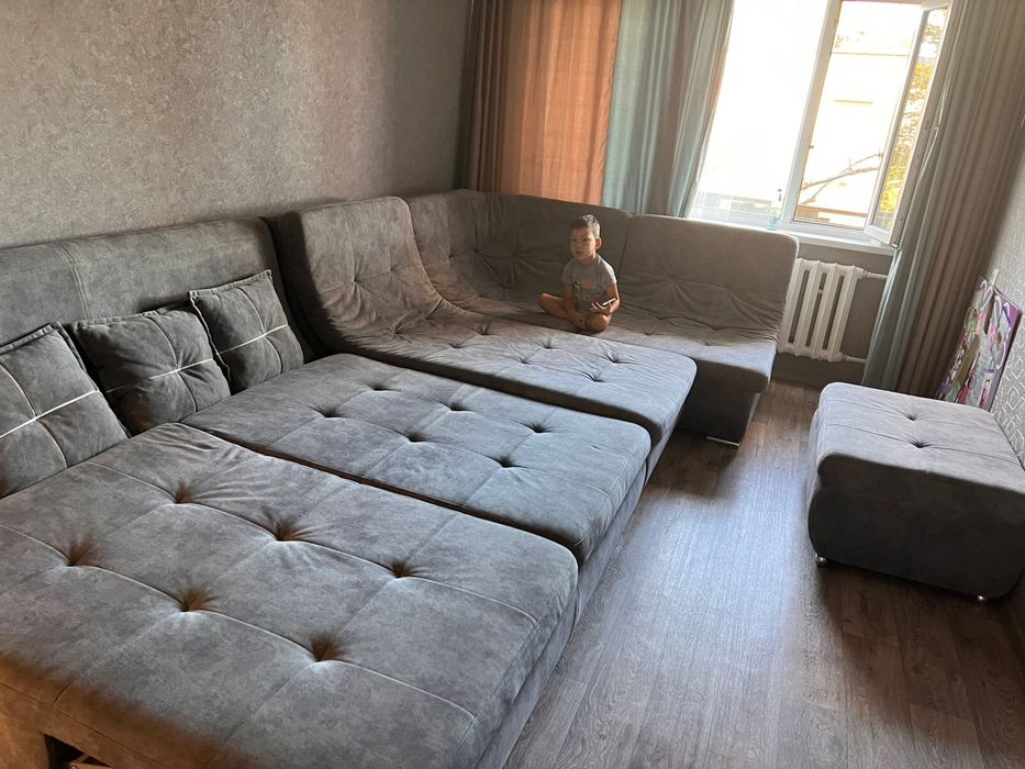 Диван углавой из четырех частей