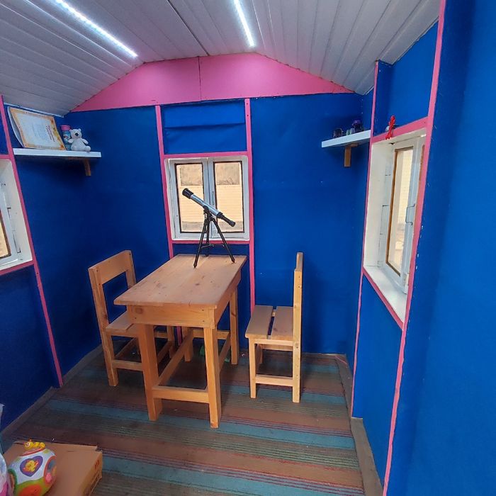 Детский  домик и качелья