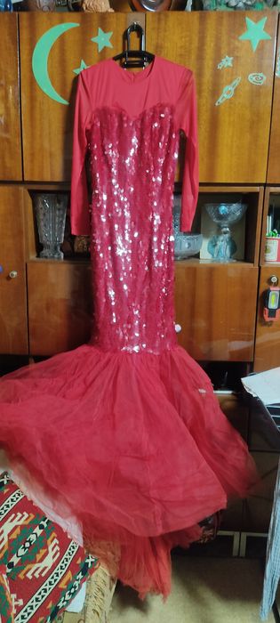 Продам вечерние платья