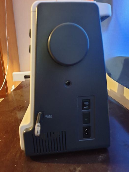 Mașină de brodat Bernette b70 DECO