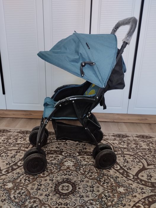 Детская прогулочная коляска.