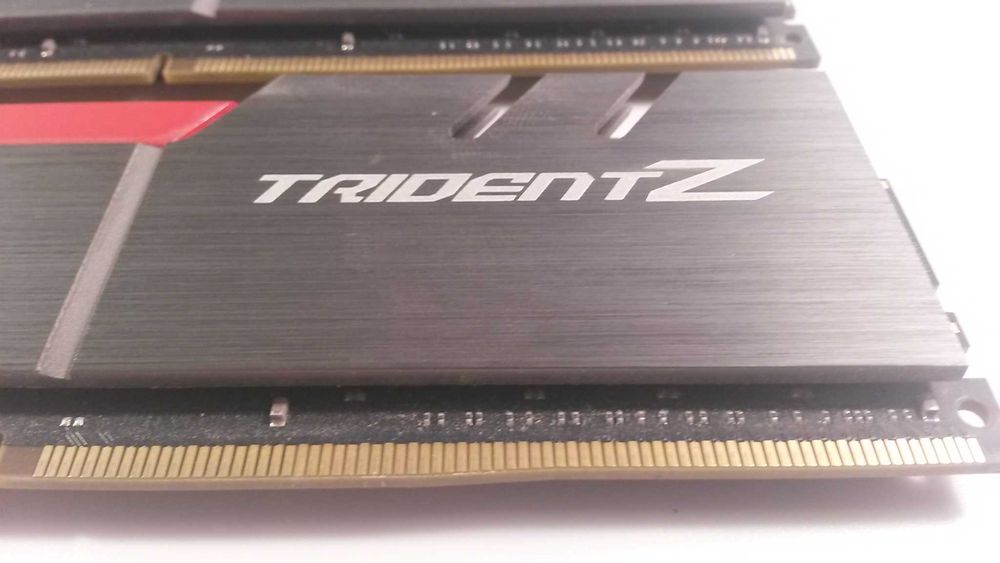 32 GB (2 по 16 GB) DDR4 RAM памет G.SKILL TridentZ F4-3000C15D-32GTZ