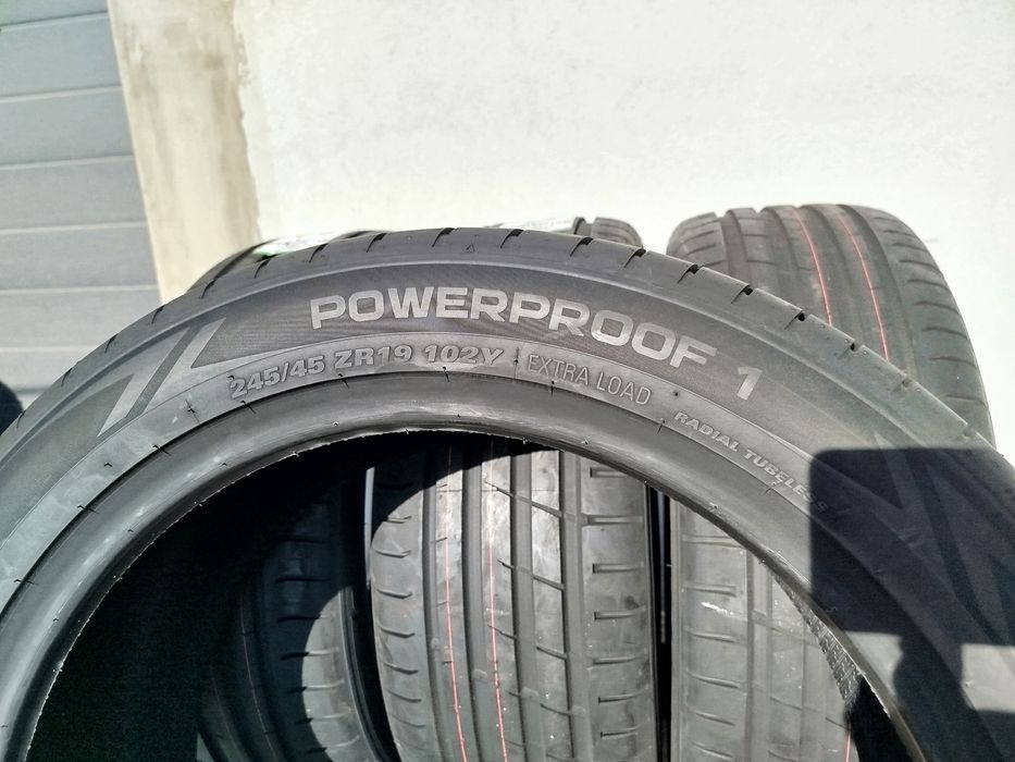 245/45/19 Нокиан ДОТ 2023 г - Чисто Нови
