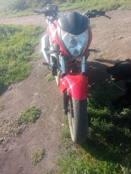 Продам мотоцикл 200кубов