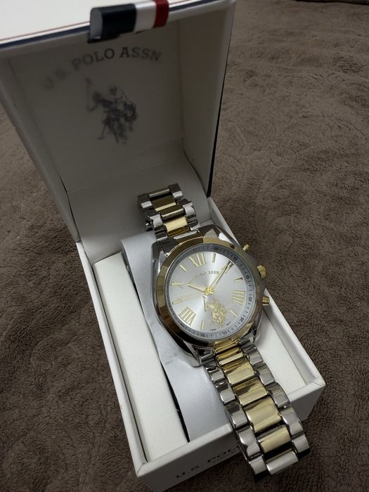 Продам женские часы