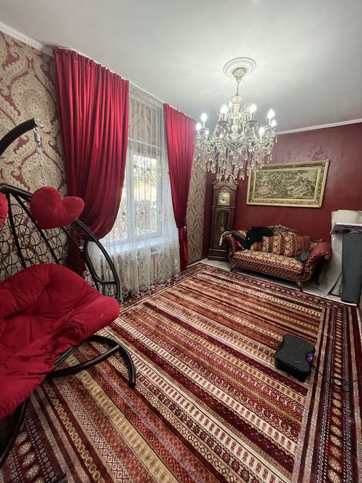Продам люстру б/у  100000   Алматы