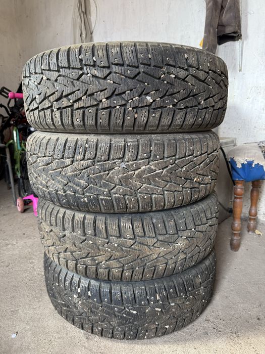 Шипованные шины Нокиан 195/65 R15
