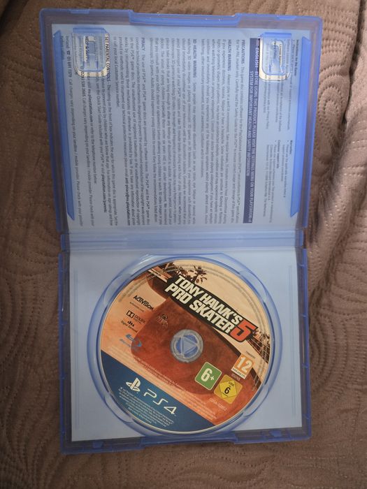 Vand jocuri ps4 in stare buna