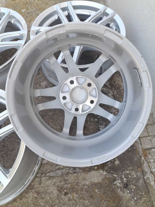 Продава алуминиеви джанти с датчици  ,като нови,16 цола MB C Klasse,VW,Audi,Шкодa