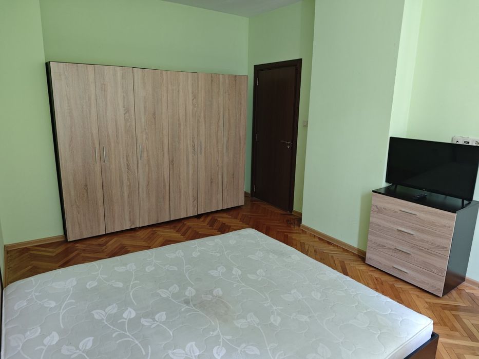 Дава се под наем Двустаен апартамент в Враца, Квартал 103 - 60 кв.м за 357 € - Снимка #2