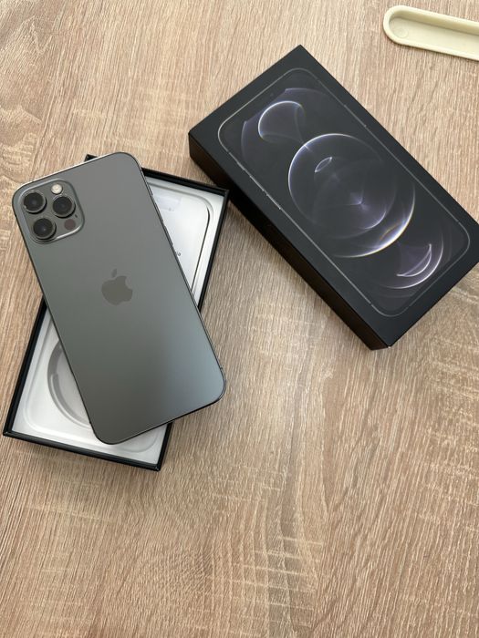 iPhone 12 pro в идеальном состоянии