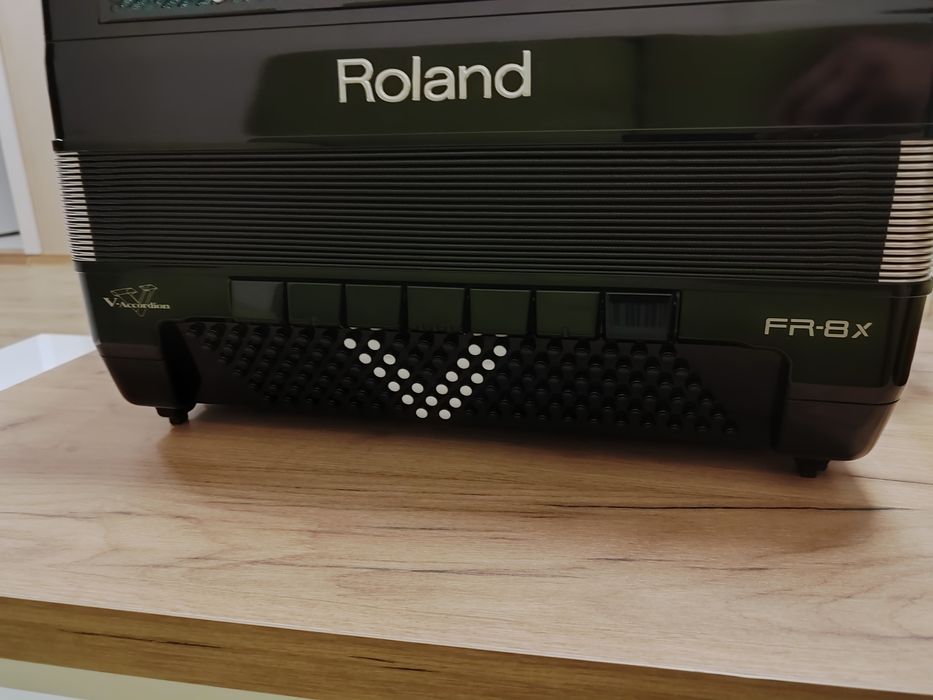 Roland fr 8 piano
