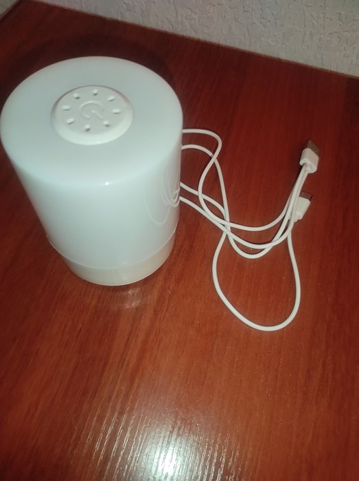 Сенсорный LED-ночник / настольный светильник (новый)