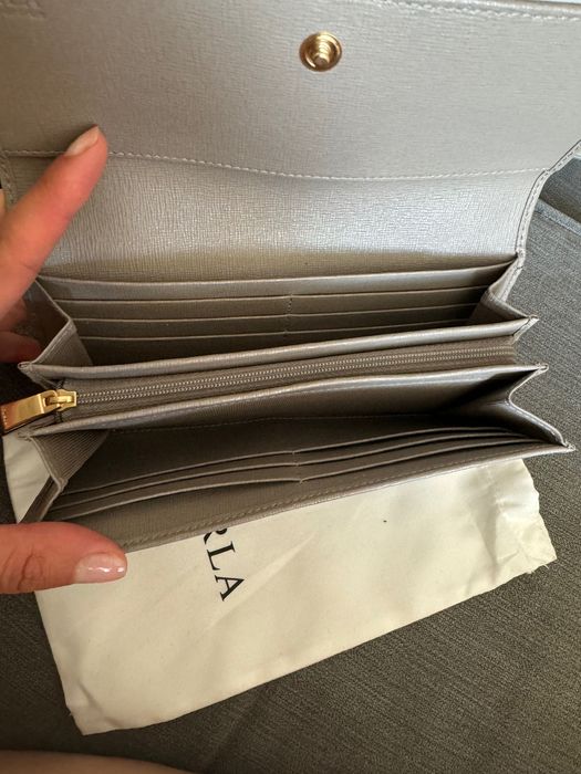 Дамско портмоне Furla. Естествена кожа