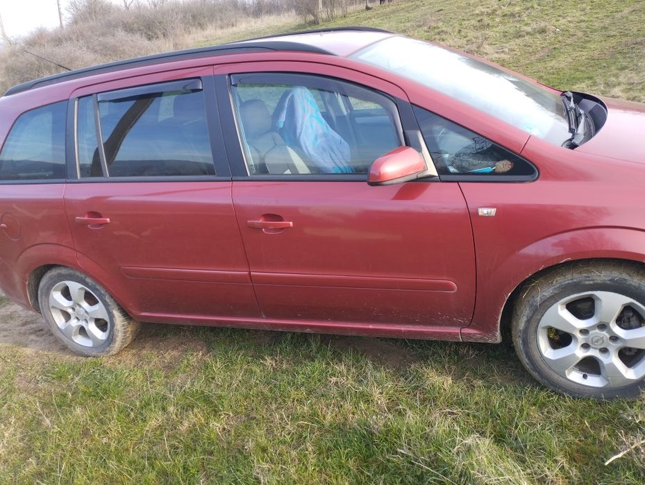 Opel Zafira b an 2006
