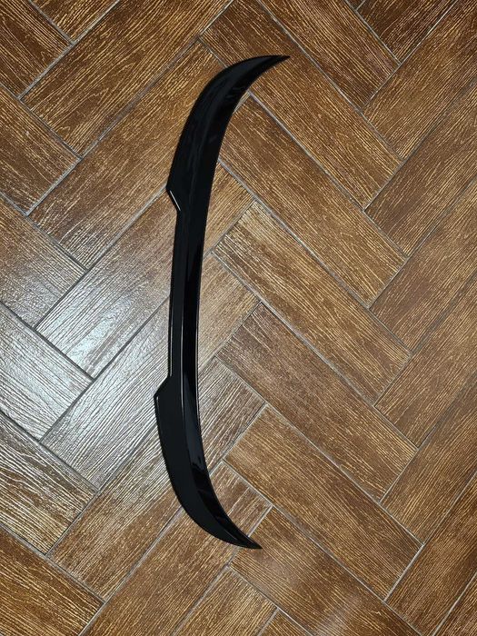 Eleron pentru haion Volkswagen Scirocco negru lucios