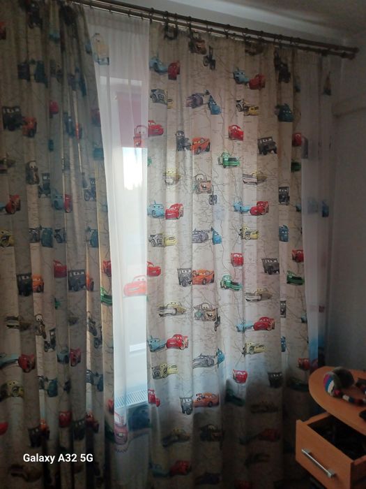 Vând set perdele și draperii camera copii