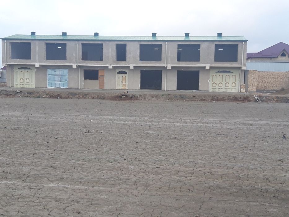 Продается участок в доль дороги. Углавая с трех старон.