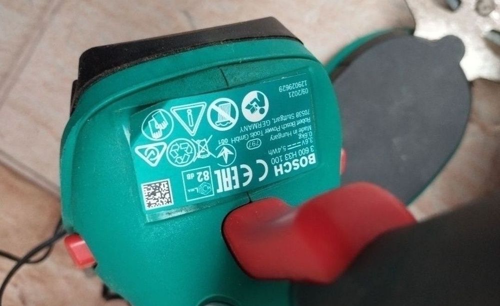 Produs in stare buna de funcționare este folosit 

Compact si usor: fo