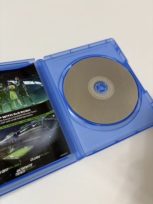 Продам FC 25 PS5 RUS