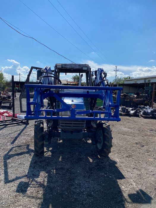 Încărcător frontal VARRO II pentru tractor