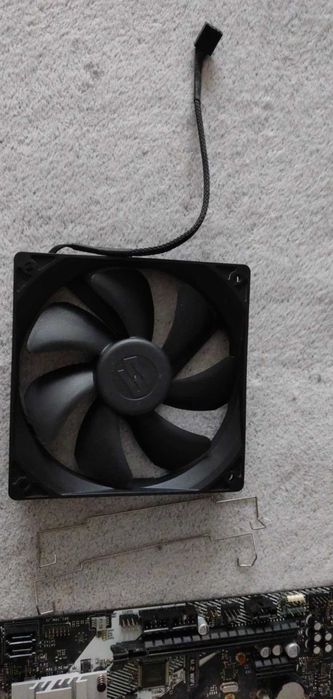 Placa ASROCK B460 PRO4, 16gb ram, procesor i5-10400f si cooler