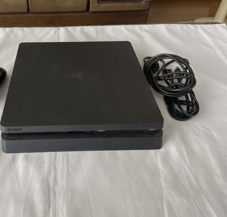 Продам пс 4 на 1тб