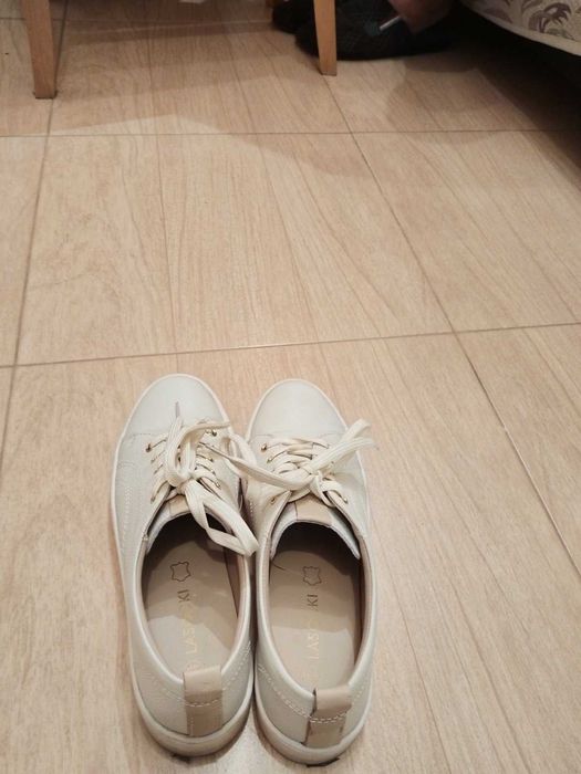 Дамски кожени обувки кецове LASOCKI