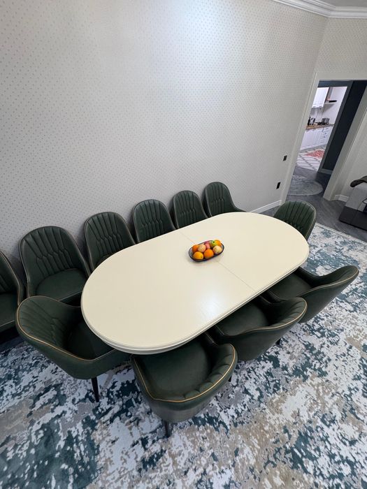 Продам стол со стульями (кресла)