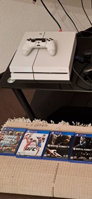 Продам PS 4 продам PS 4