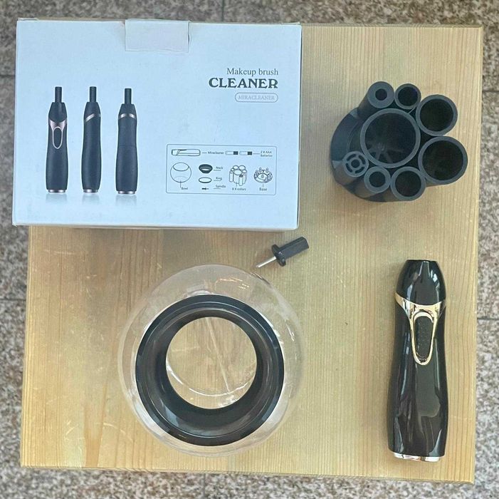 Aparat pentru curatarea si uscarea pensulelor de machiaj, aproape nou
