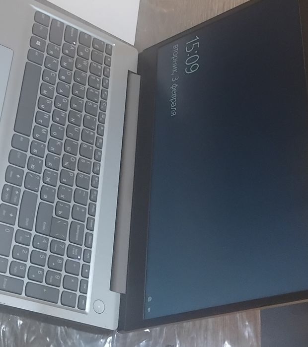 Noutbuk   Lenovo