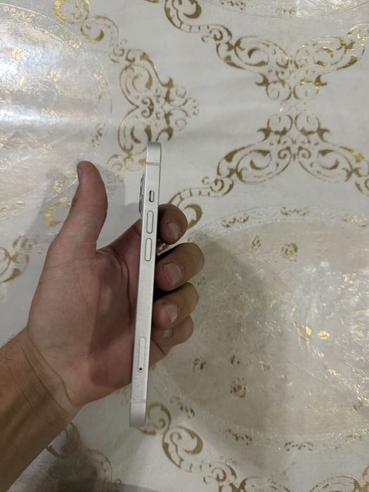Продам iphone 13