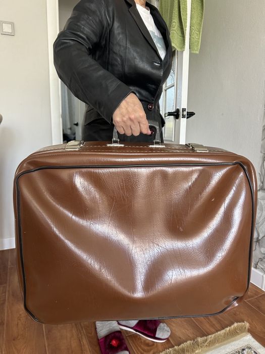 Винтажный чемодан