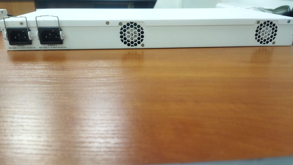 MikroTik CRS328-4C-20S-4S+RM