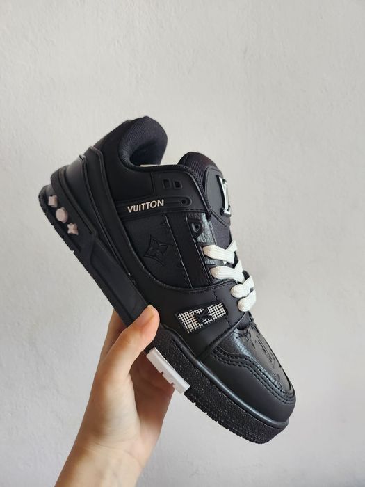 Adidasi LV Skate negru , LV sskate albi , Af1 albi , LV max , yeazy beluga , zebra , negri , versace chain