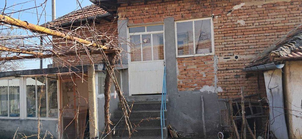 Продавам имот в с. Овча могила