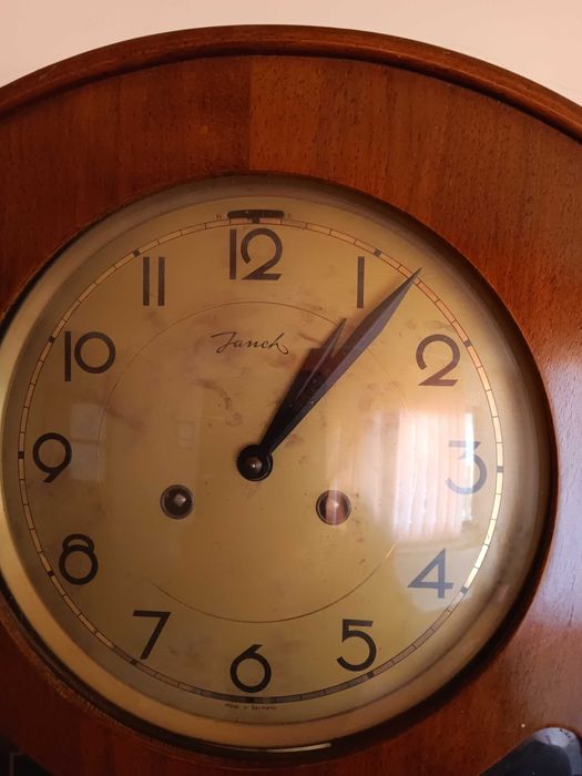 Ceas pendula de perete